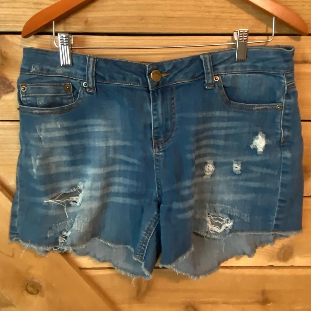 Rue21 Distressed Denim Shorts - Picture 1 of 11